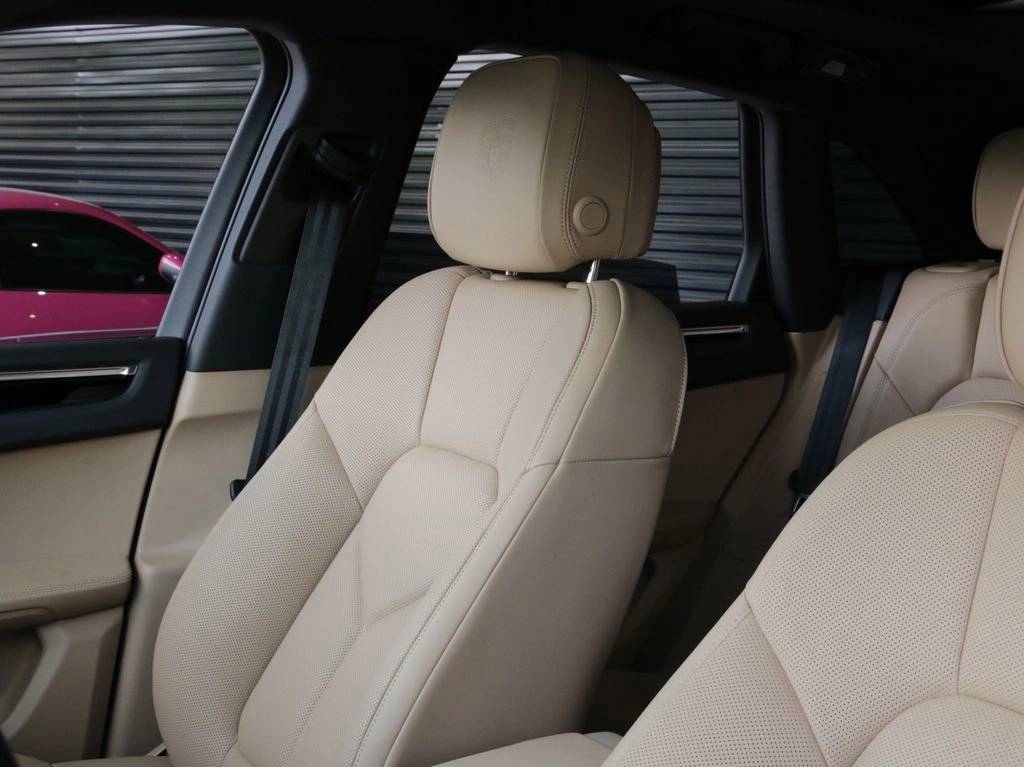 2025 Porsche Macan S