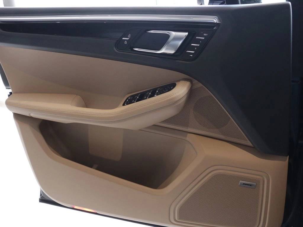 2025 Porsche Macan S