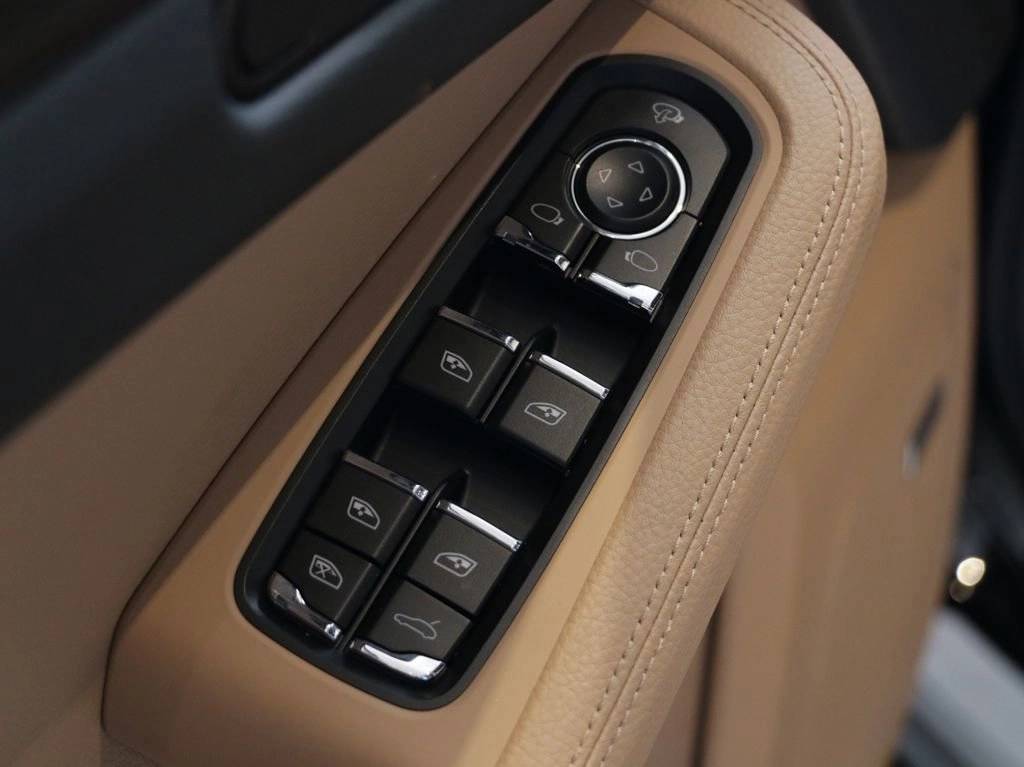 2025 Porsche Macan S