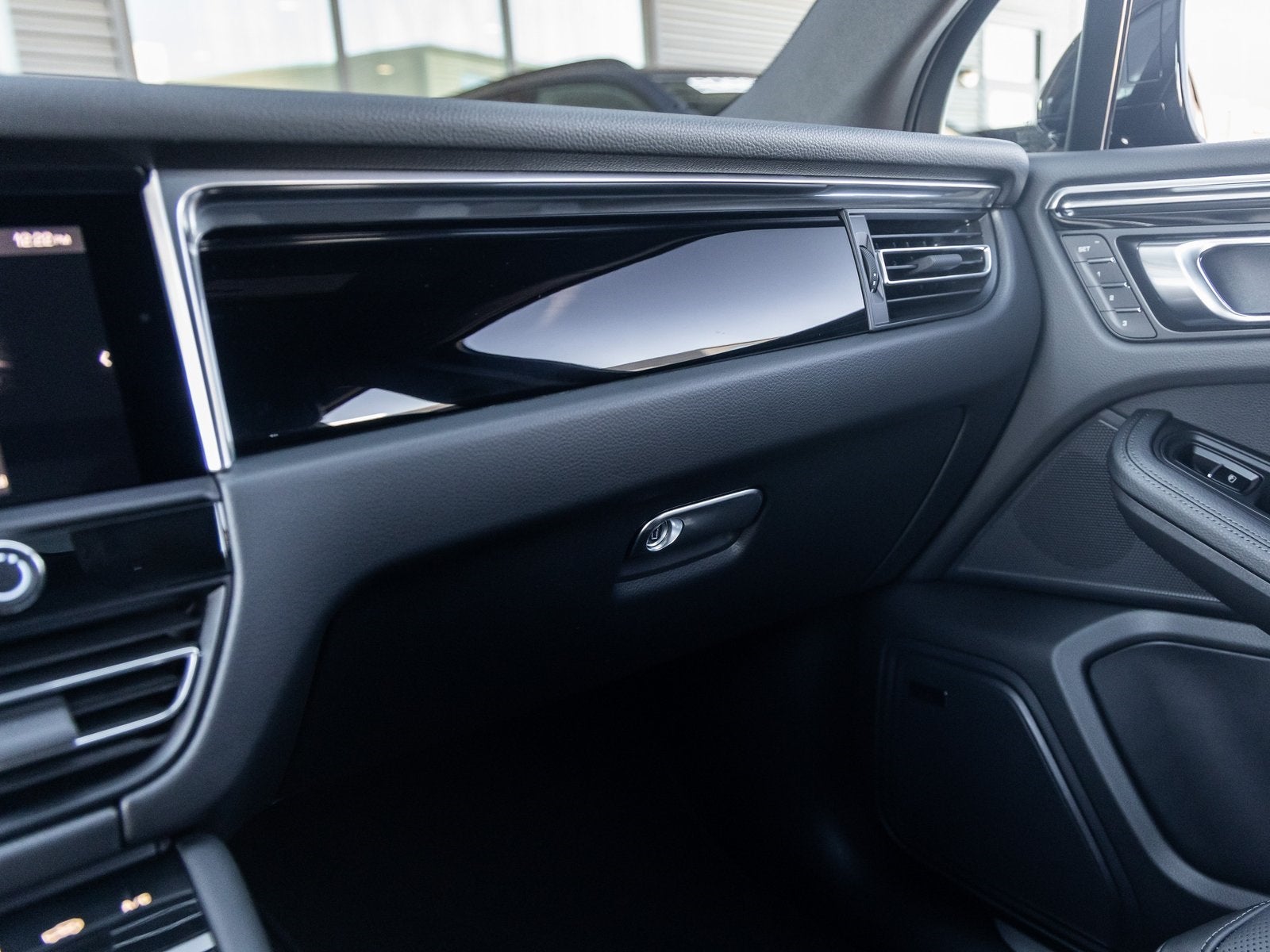 2026 Porsche Macan Macan S