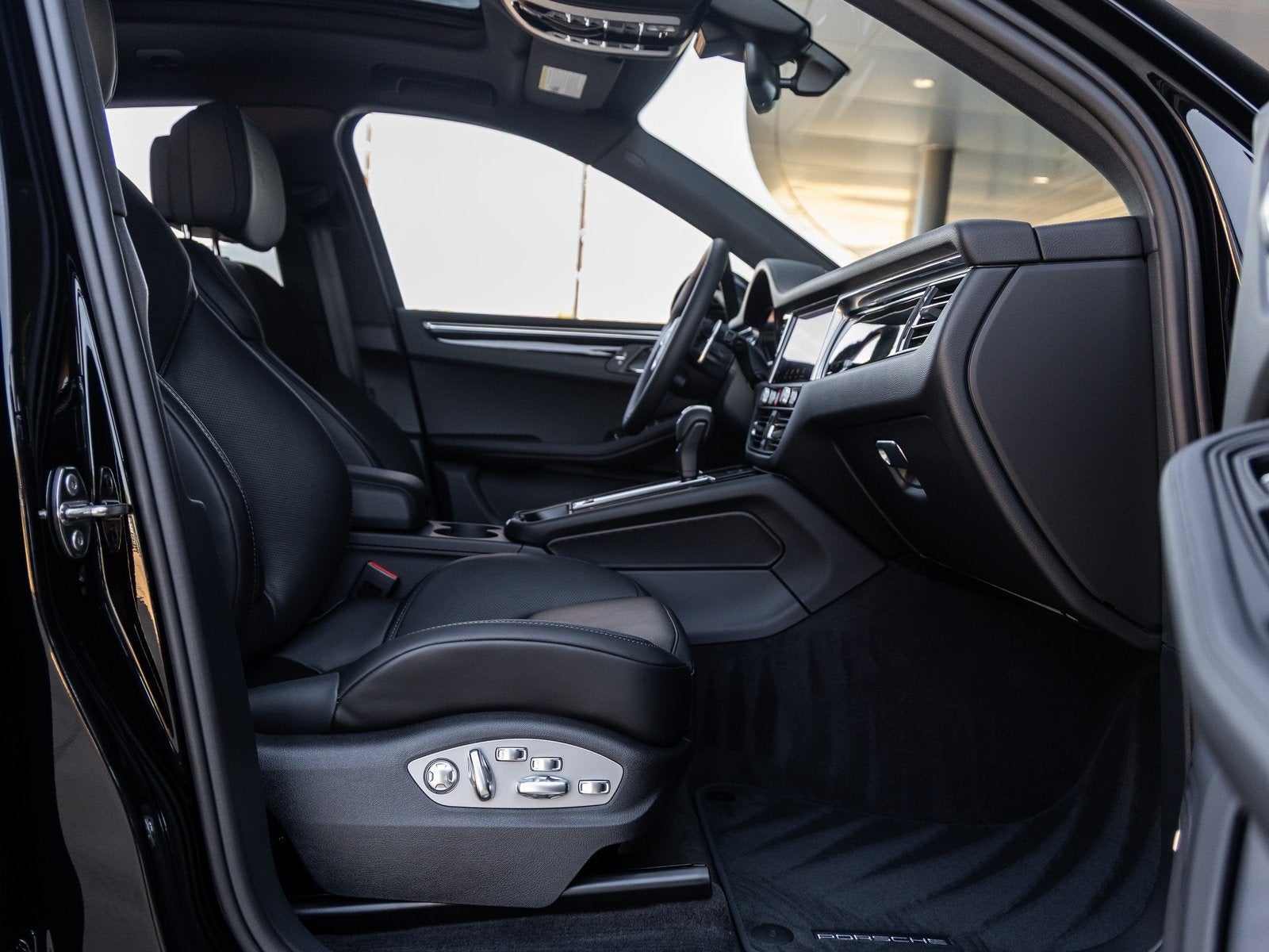 2026 Porsche Macan Macan S