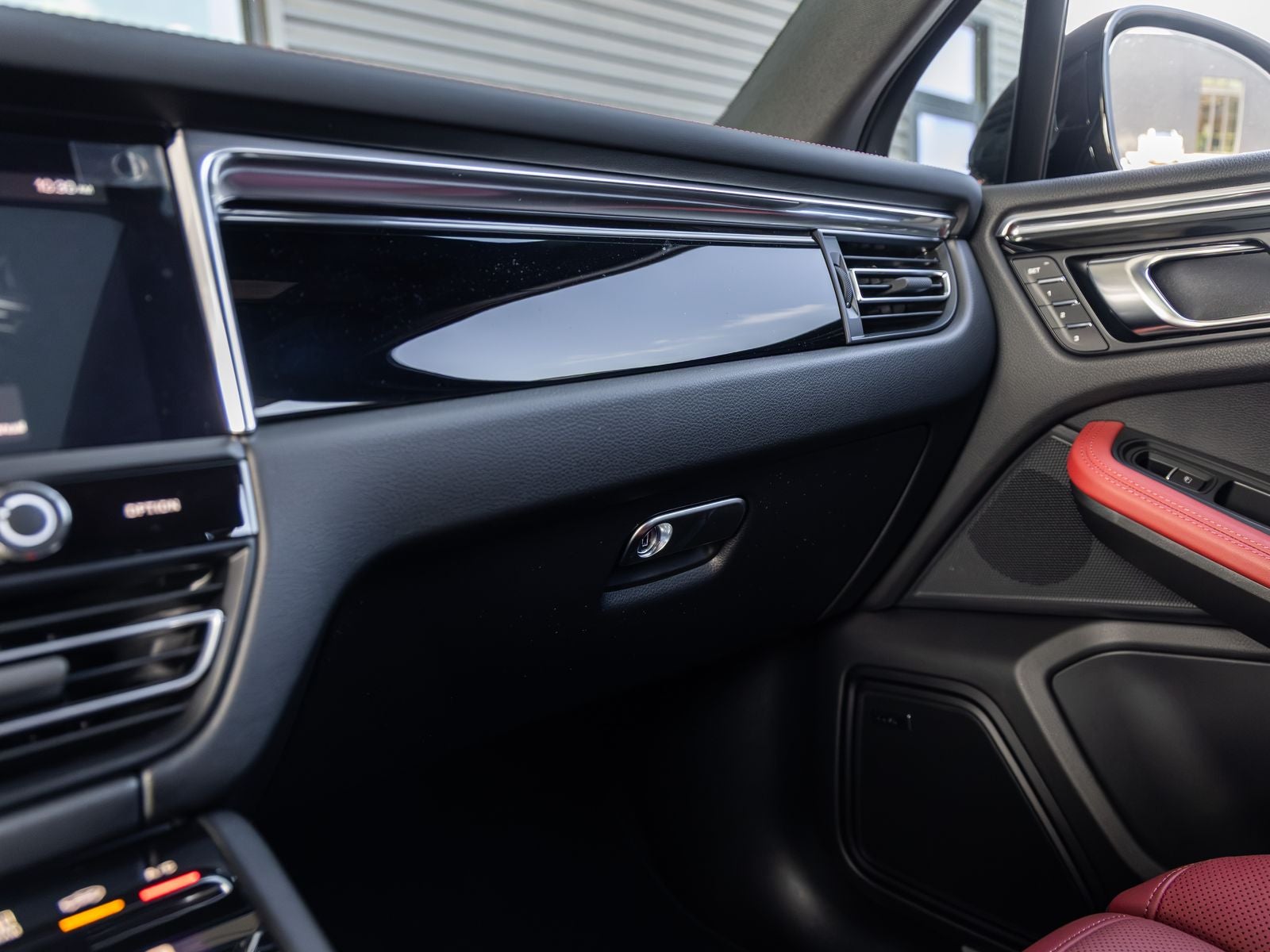 2026 Porsche Macan Macan S