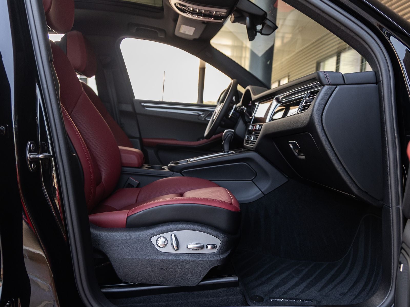 2026 Porsche Macan Macan S