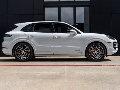 2026 Porsche Cayenne GTS
