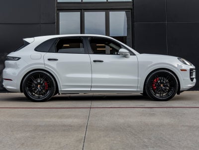 2026 Porsche Cayenne Cayenne GTS