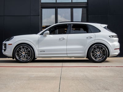 2026 Porsche Cayenne Cayenne GTS