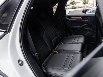 2026 Porsche Cayenne Cayenne GTS