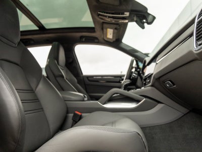 2022 Porsche Cayenne E-Hybrid Cayenne Turbo S E-Hybrid (MY22)