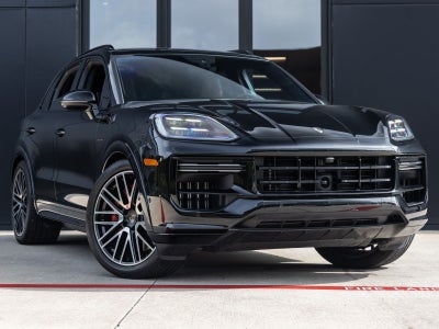 2025 Porsche Cayenne Turbo E-Hybrid