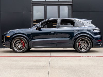 2025 Porsche Cayenne E-Hybrid Turbo