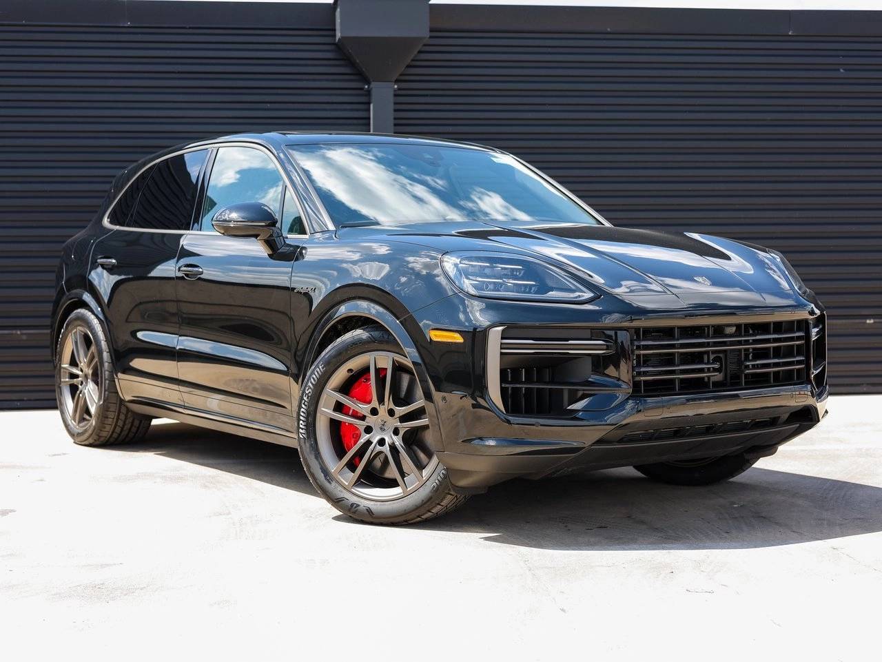 2025 Porsche Cayenne Turbo E-Hybrid