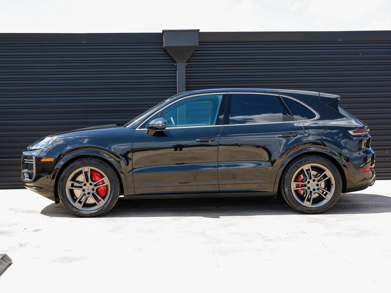 2025 Porsche Cayenne Turbo E-Hybrid