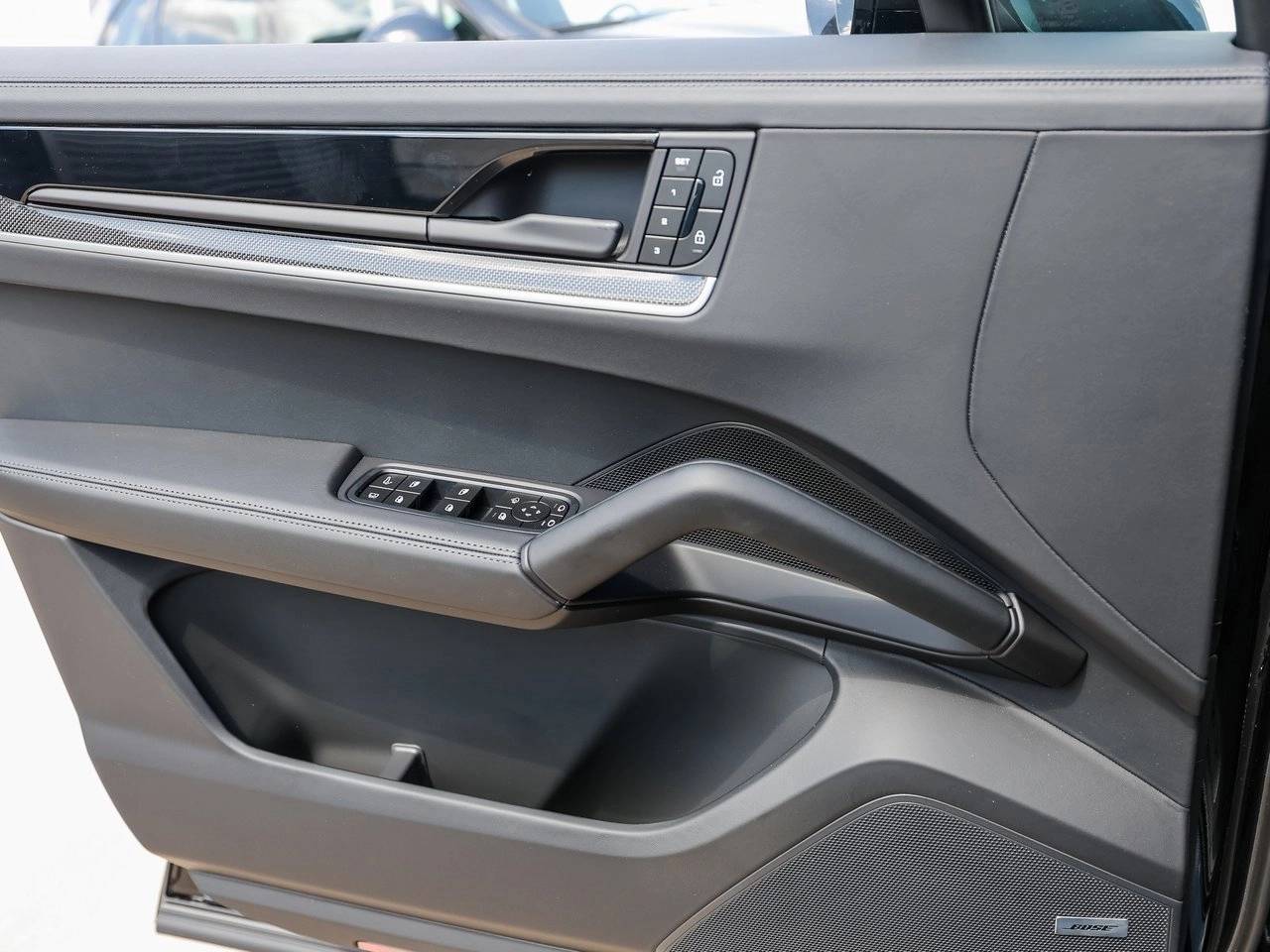 2025 Porsche Cayenne Turbo E-Hybrid