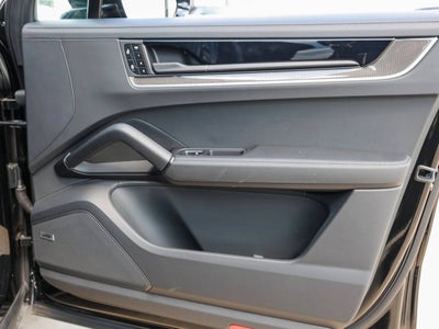 2025 Porsche Cayenne Turbo E-Hybrid