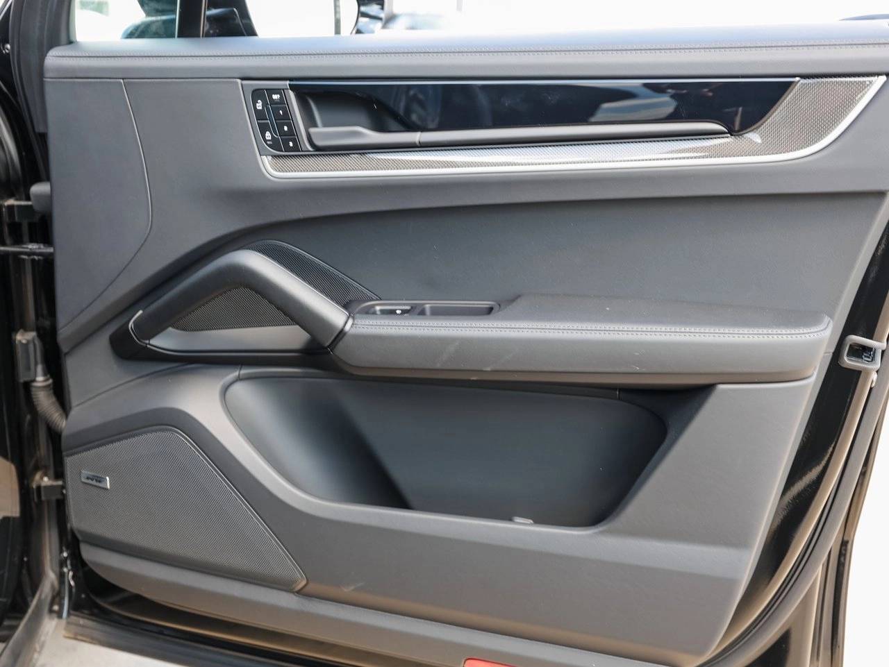 2025 Porsche Cayenne Turbo E-Hybrid