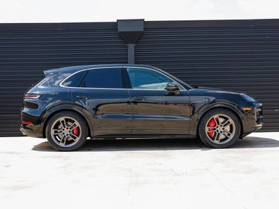 2025 Porsche Cayenne Turbo E-Hybrid