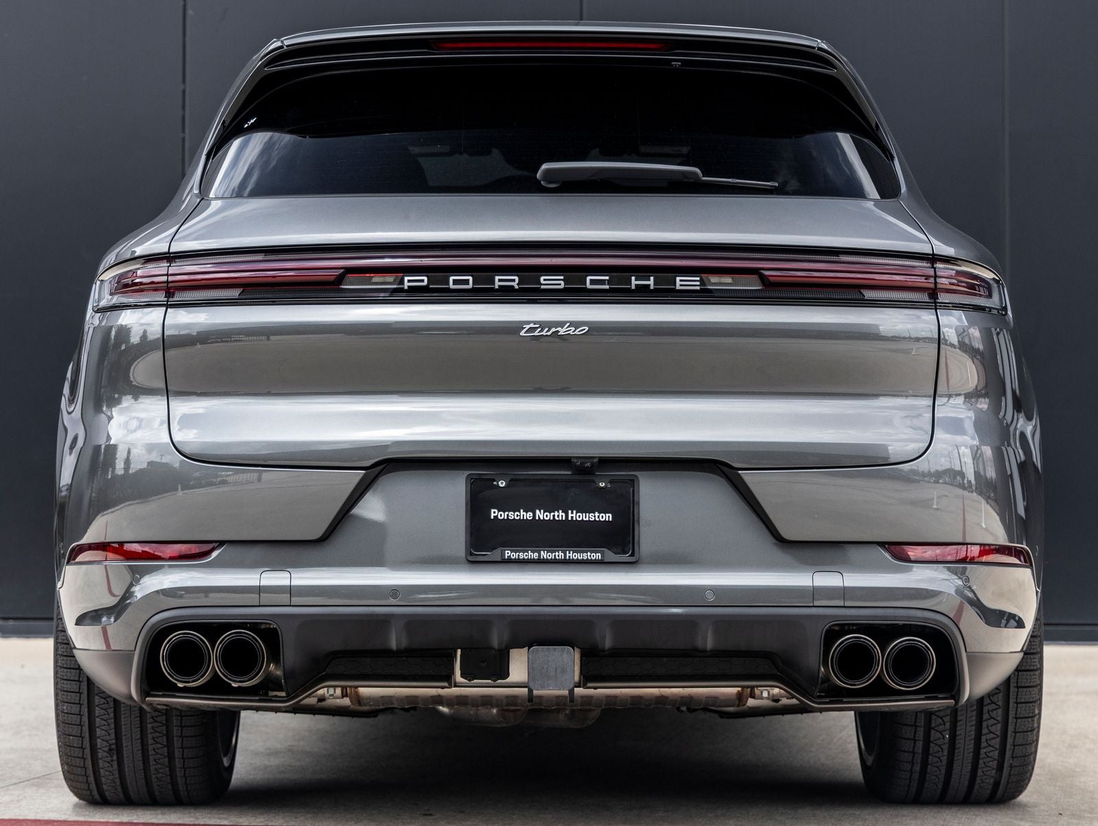 2025 Porsche Cayenne Turbo E-Hybrid - Photo 10
