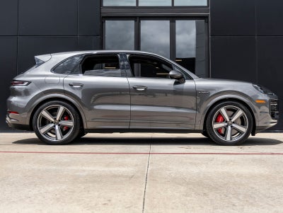 2025 Porsche Cayenne Turbo E-Hybrid