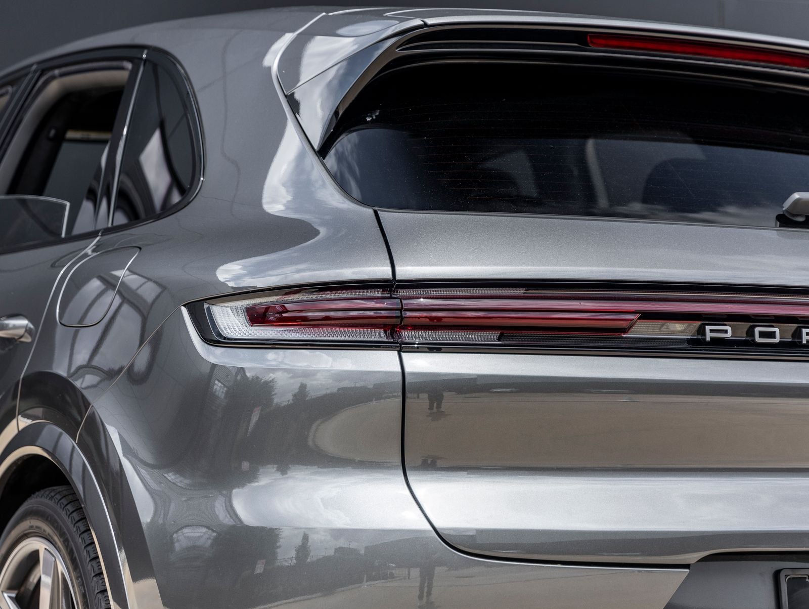 2025 Porsche Cayenne Turbo E-Hybrid - Photo 13