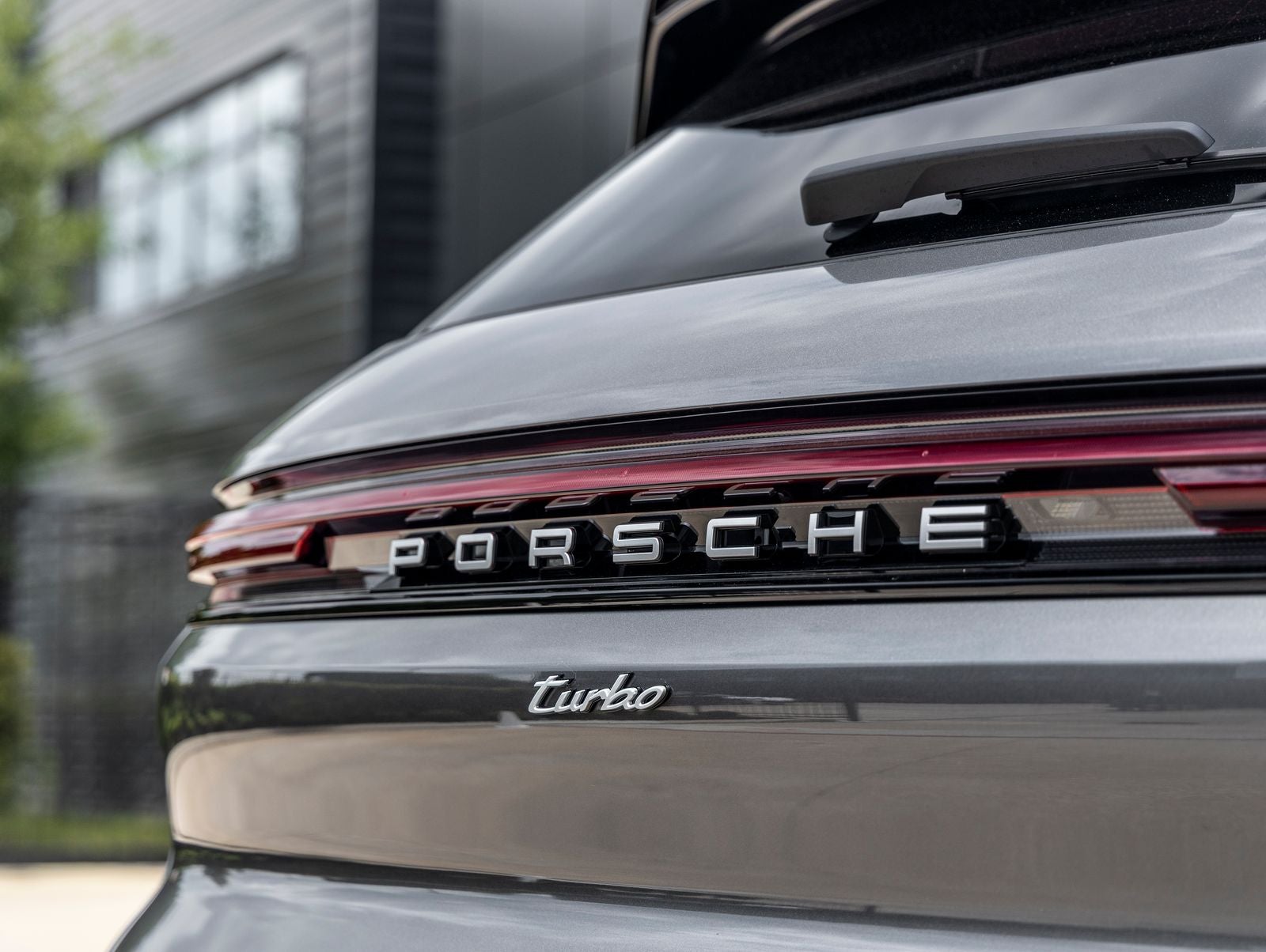 2025 Porsche Cayenne Turbo E-Hybrid - Photo 14
