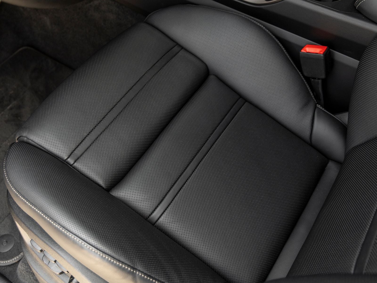 2025 Porsche Cayenne Turbo E-Hybrid - Photo 23