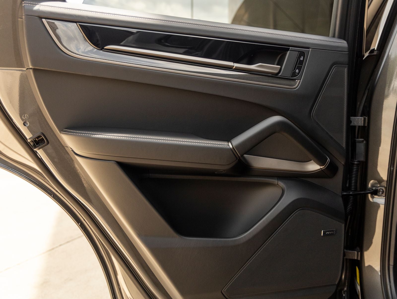 2025 Porsche Cayenne Turbo E-Hybrid - Photo 34