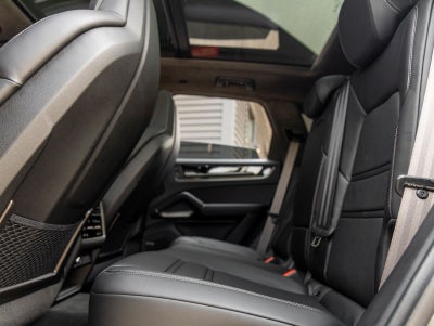 2025 Porsche Cayenne Turbo E-Hybrid