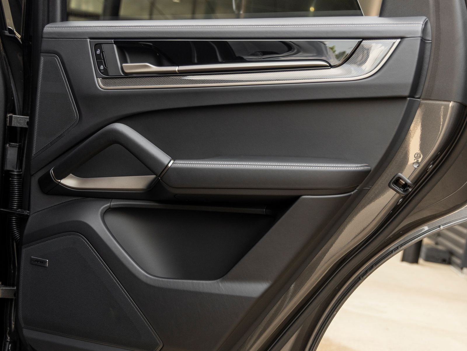 2025 Porsche Cayenne Turbo E-Hybrid - Photo 39