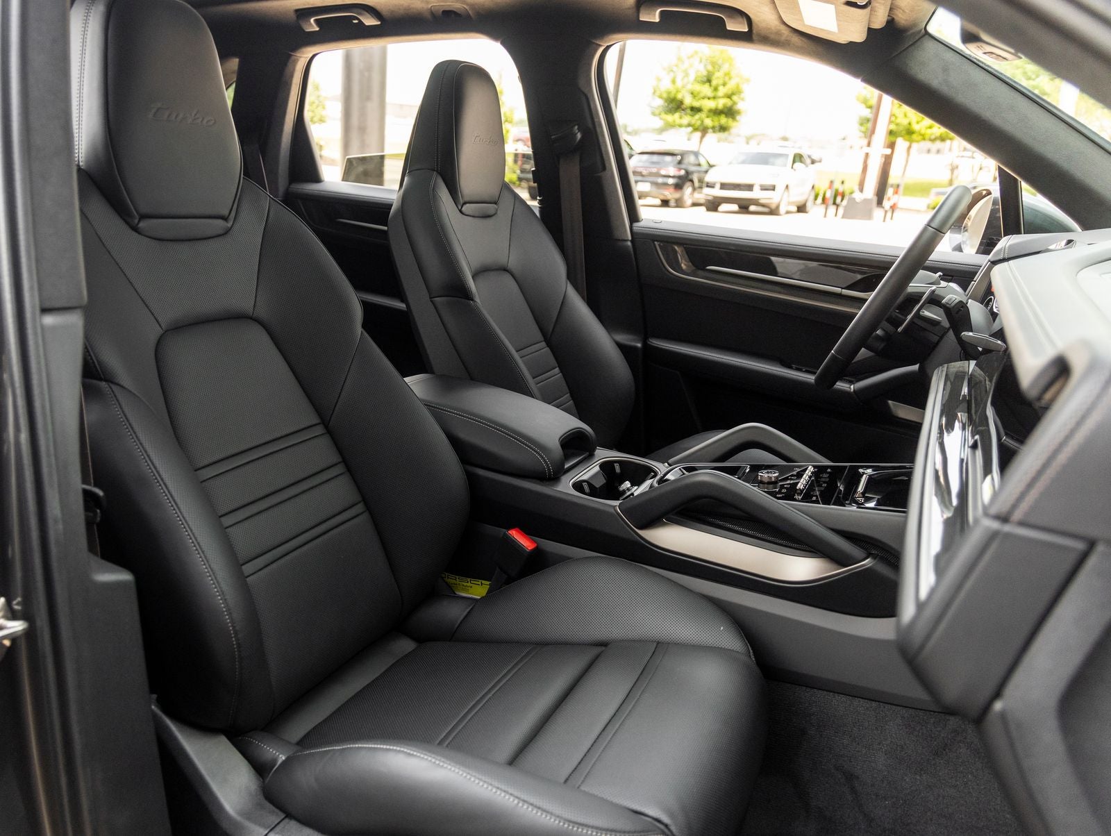 2025 Porsche Cayenne Turbo E-Hybrid - Photo 46