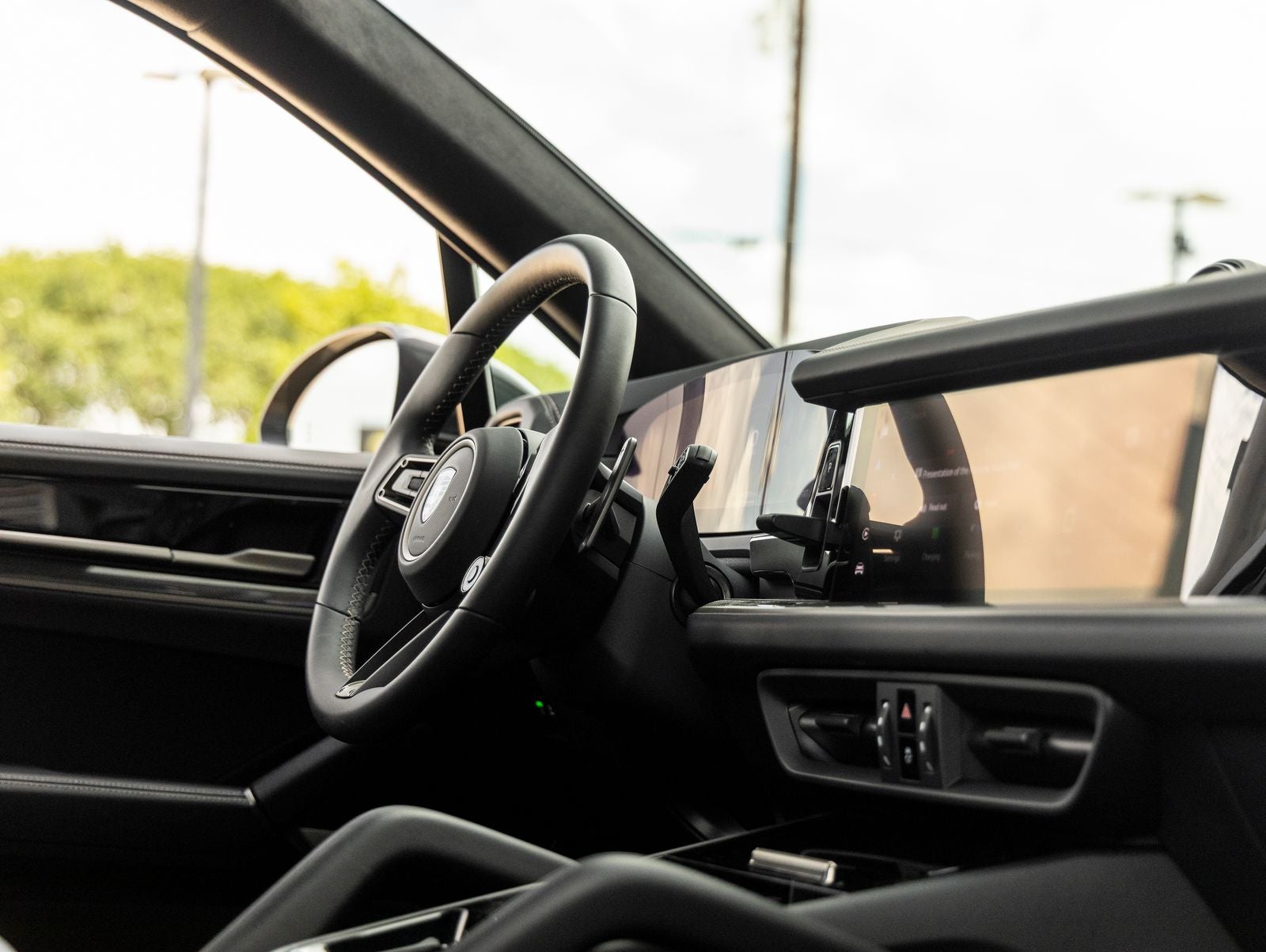 2025 Porsche Cayenne Turbo E-Hybrid - Photo 48