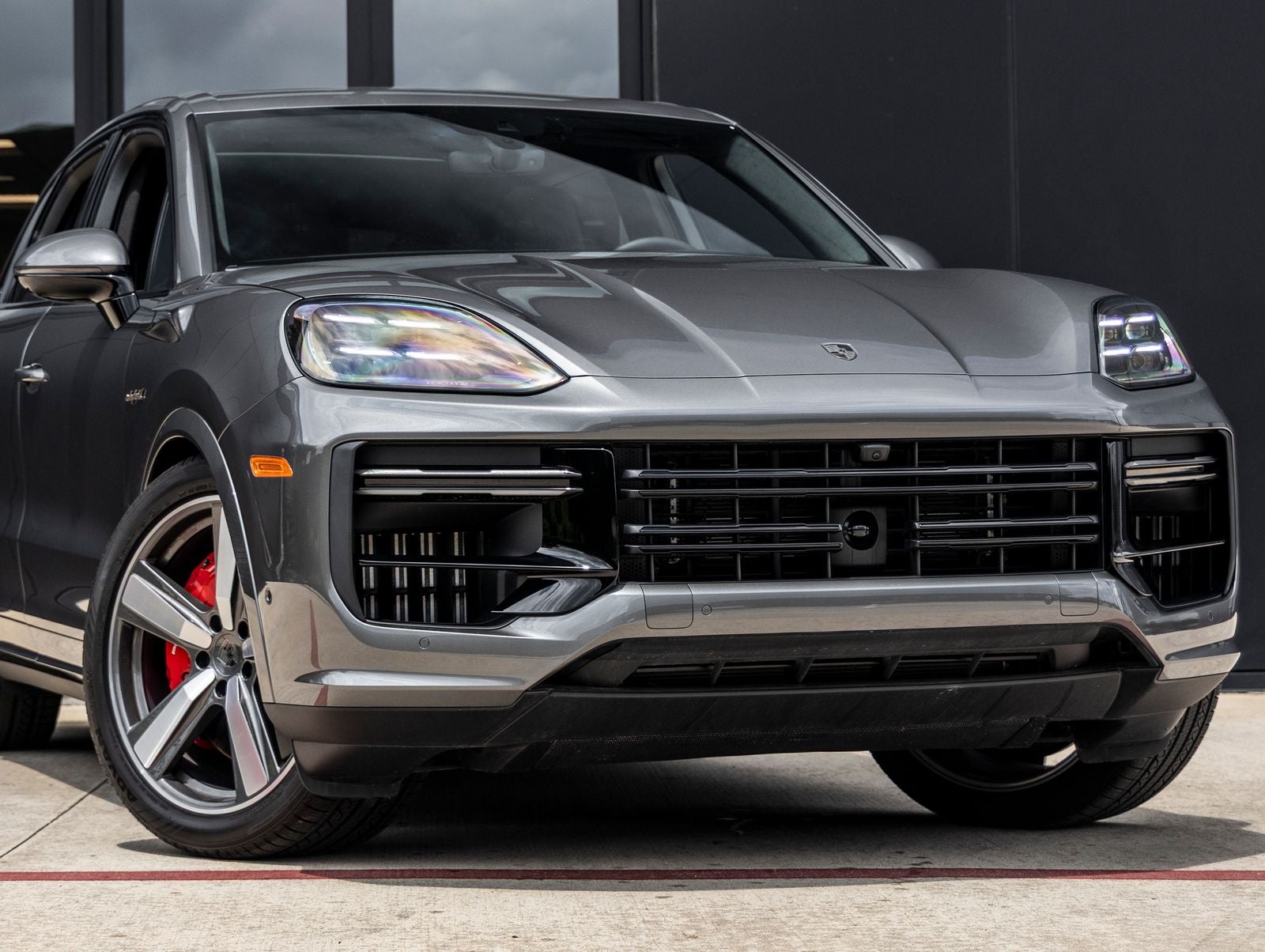2025 Porsche Cayenne Turbo E-Hybrid - Photo 9