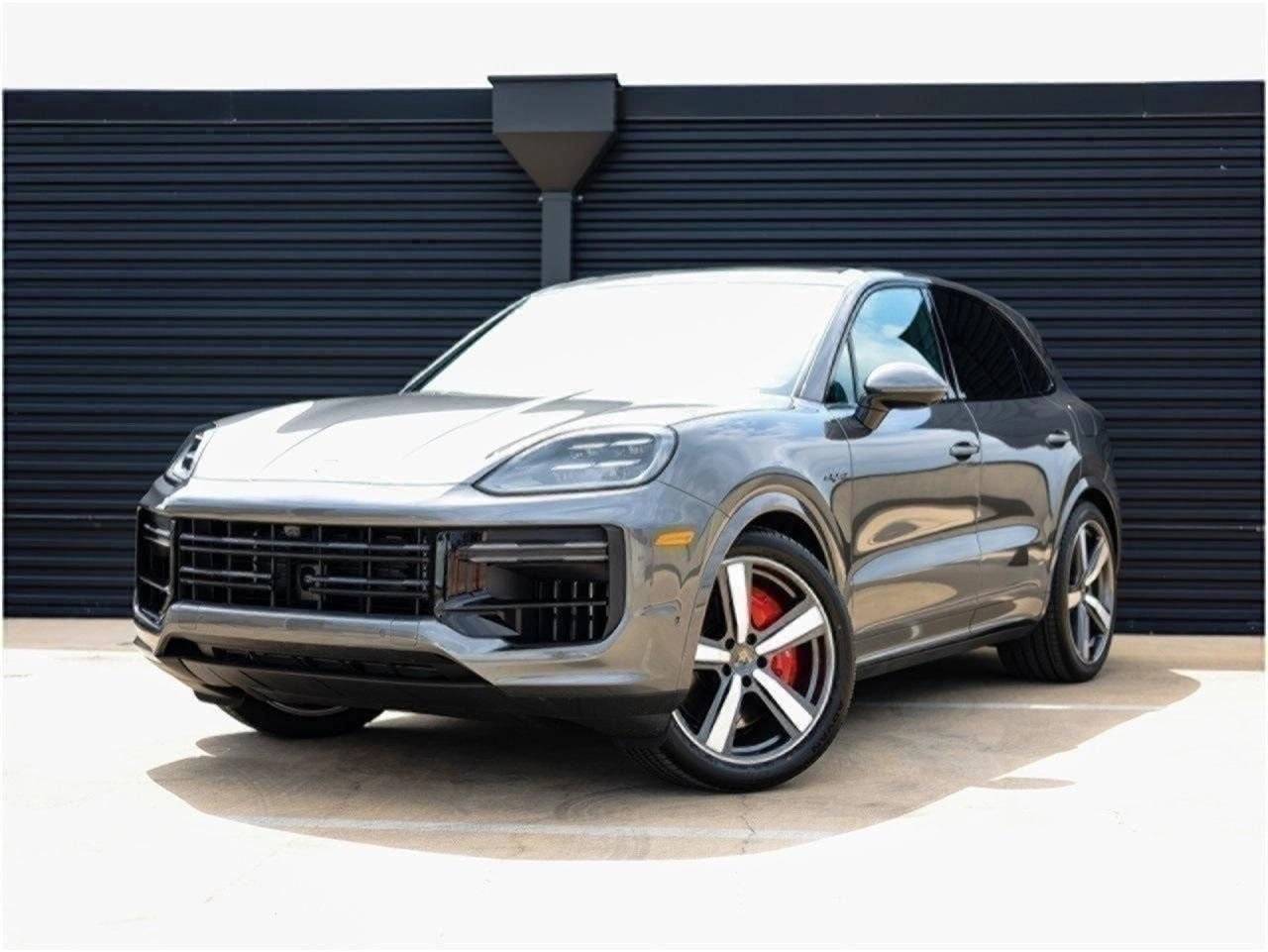 2025 Porsche Cayenne Turbo E-Hybrid