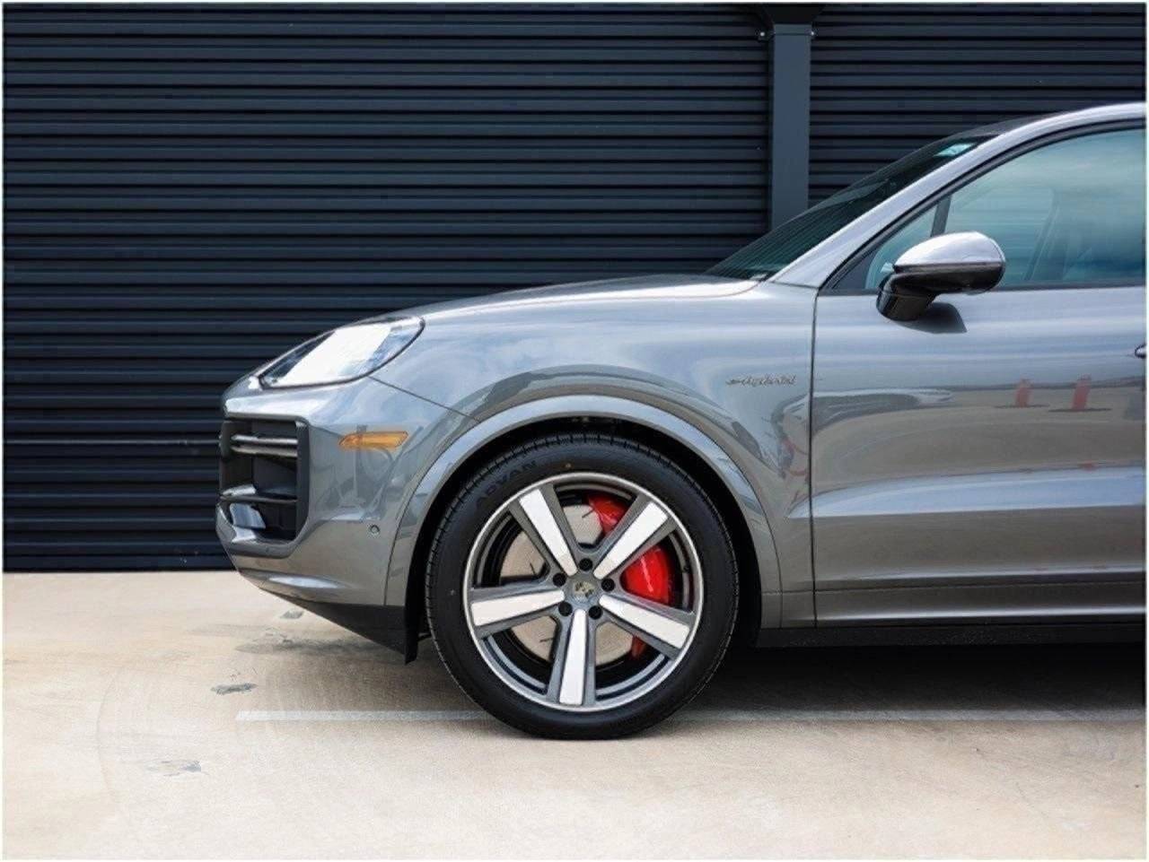 2025 Porsche Cayenne Turbo E-Hybrid