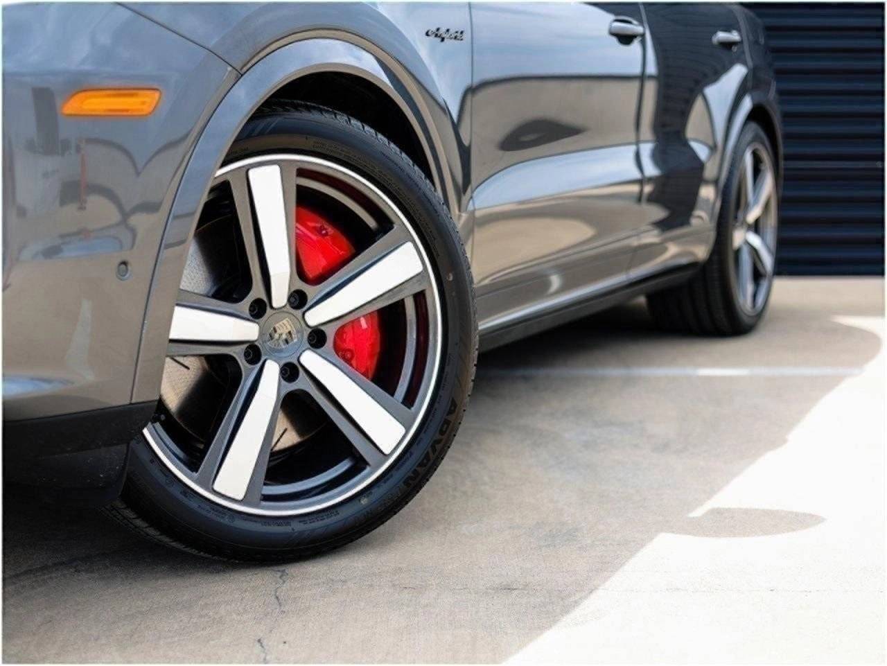 2025 Porsche Cayenne Turbo E-Hybrid