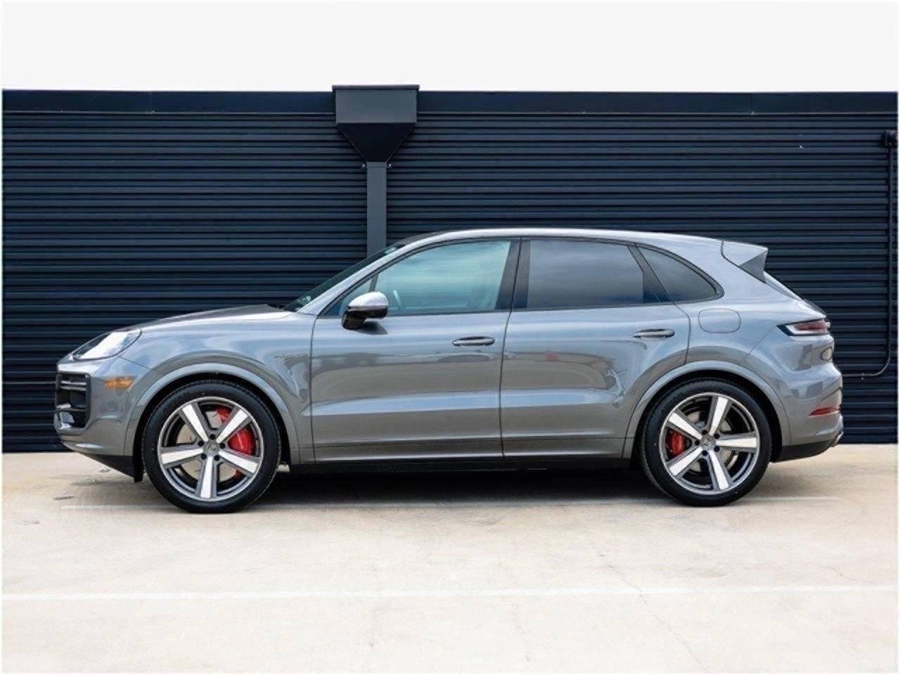 2025 Porsche Cayenne Turbo E-Hybrid