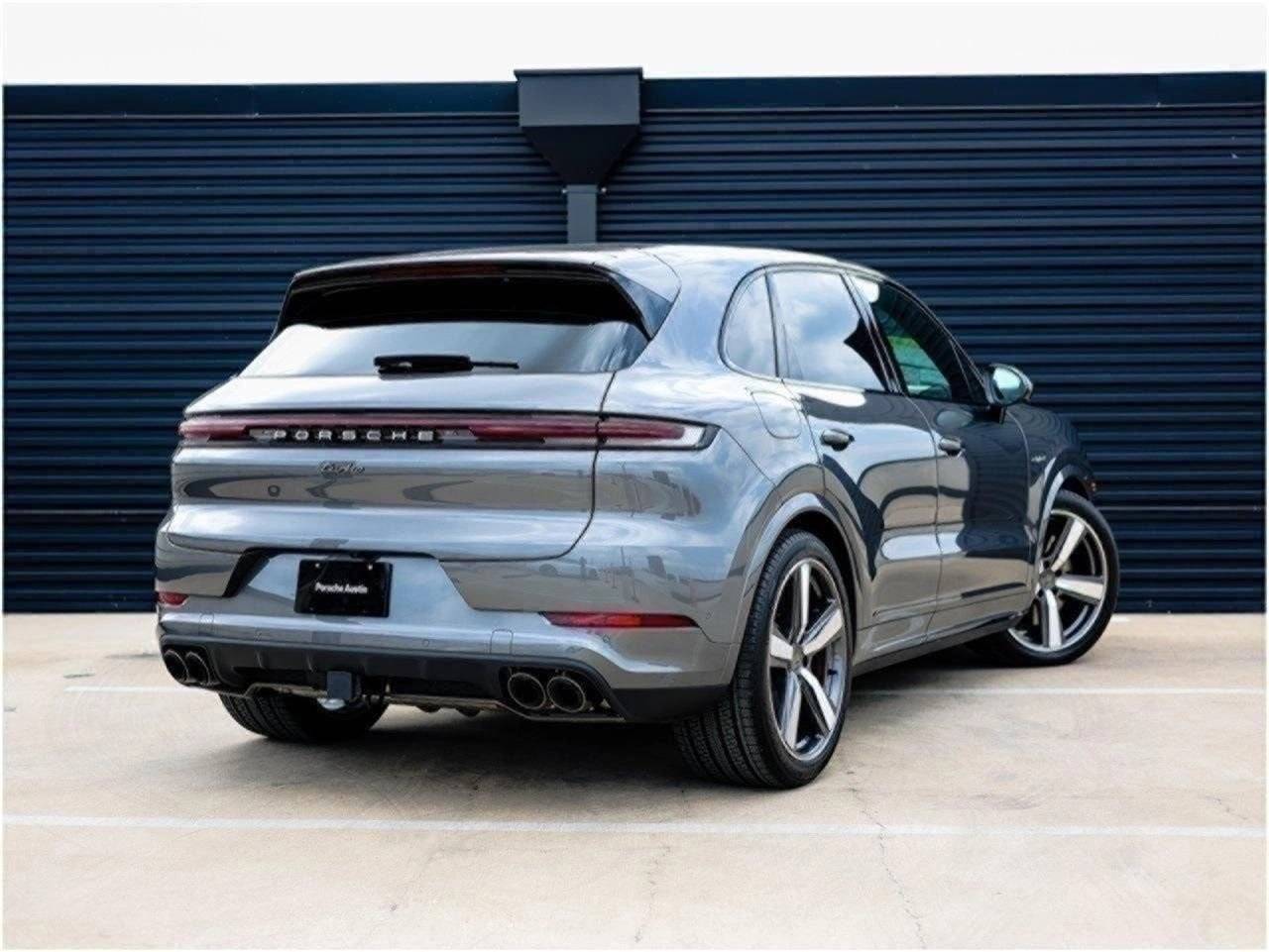 2025 Porsche Cayenne Turbo E-Hybrid