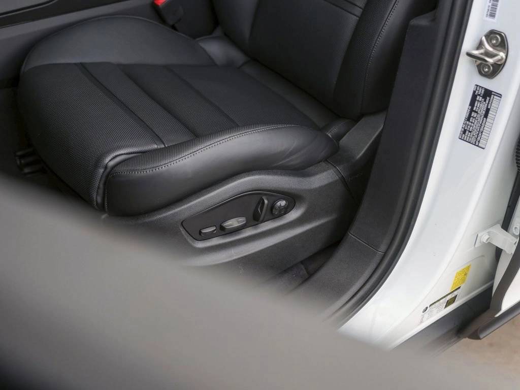 2025 Porsche Cayenne Coupe