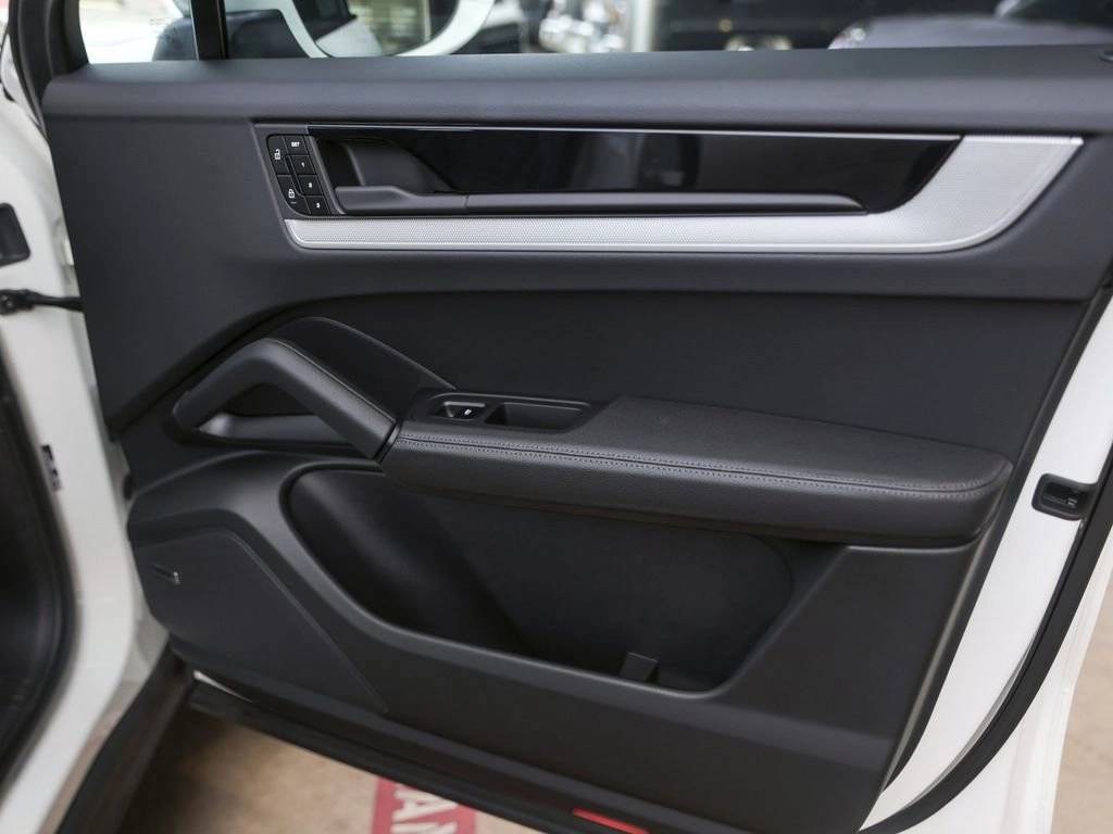 2025 Porsche Cayenne Coupe