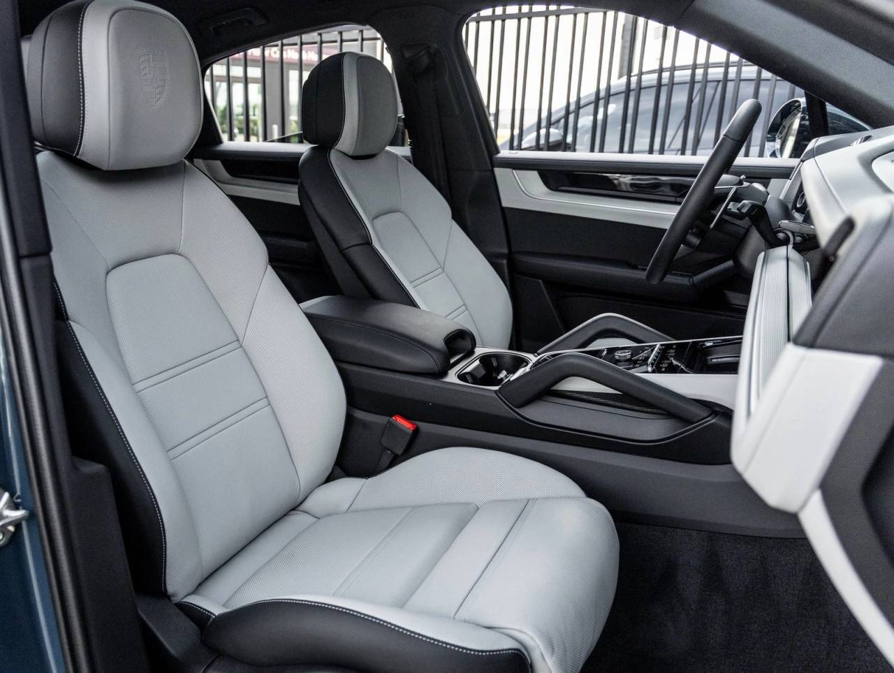 2025 Porsche Cayenne Coupe