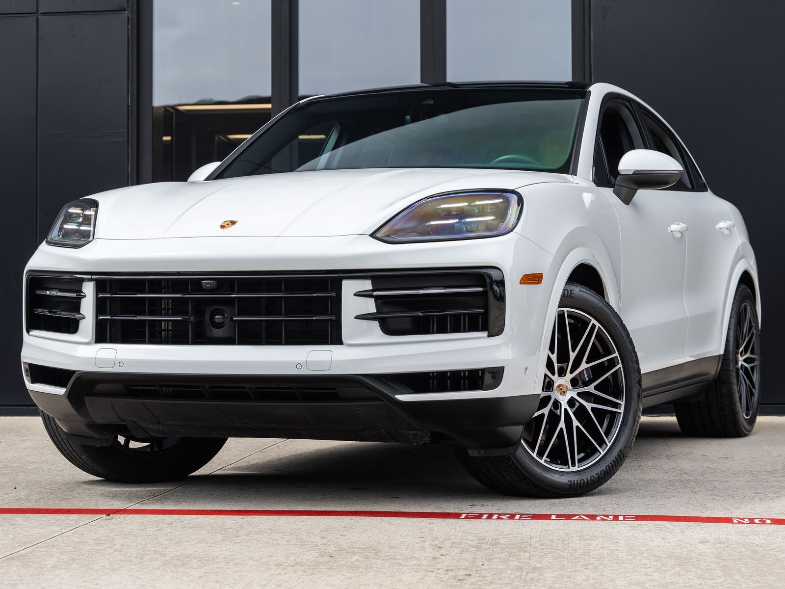 2025 Porsche Cayenne -'s photo