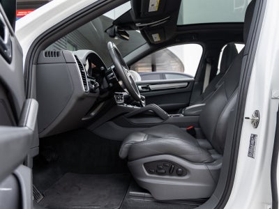 2022 Porsche Cayenne Coupe Cayenne Coupe Platinum Edition