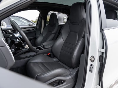 2022 Porsche Cayenne Coupe Cayenne Coupe Platinum Edition