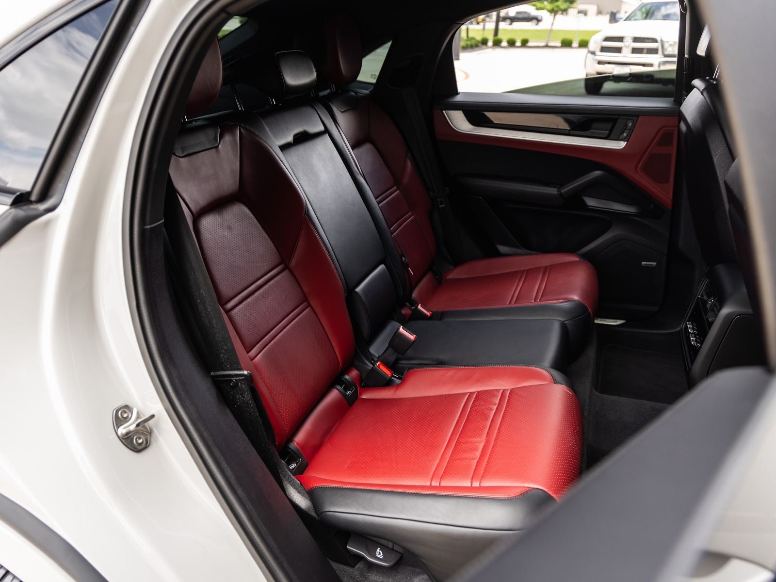 2024 Porsche Cayenne Coupe