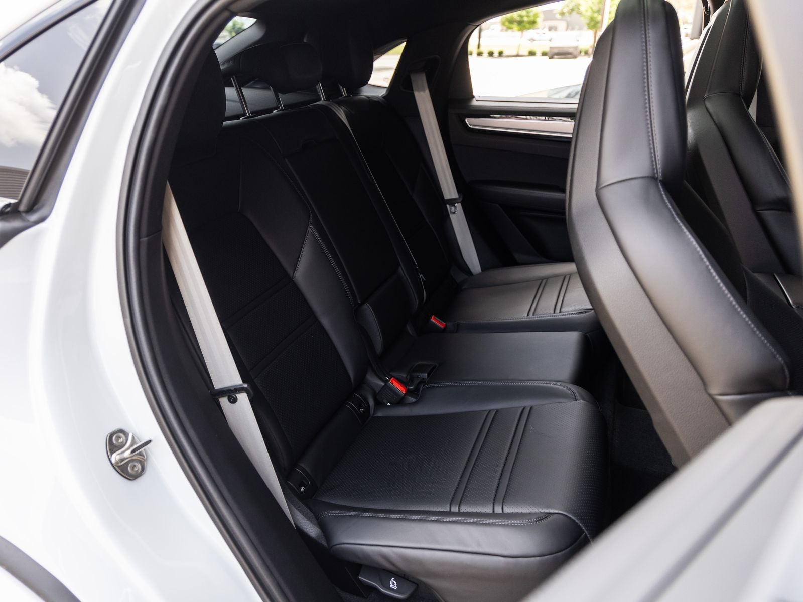 2023 Porsche Cayenne Cayenne S Coupe Platinum Edition
