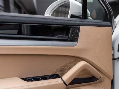 2025 Porsche Cayenne E-Hybrid Coupe