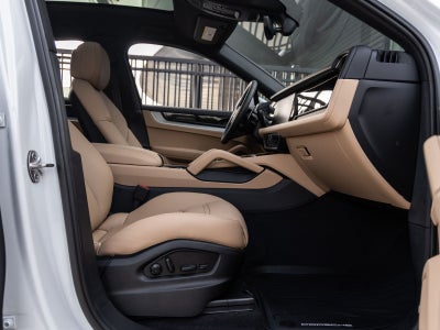 2025 Porsche Cayenne E-Hybrid Coupe