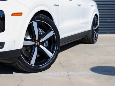2025 Porsche Cayenne E-Hybrid Coupe