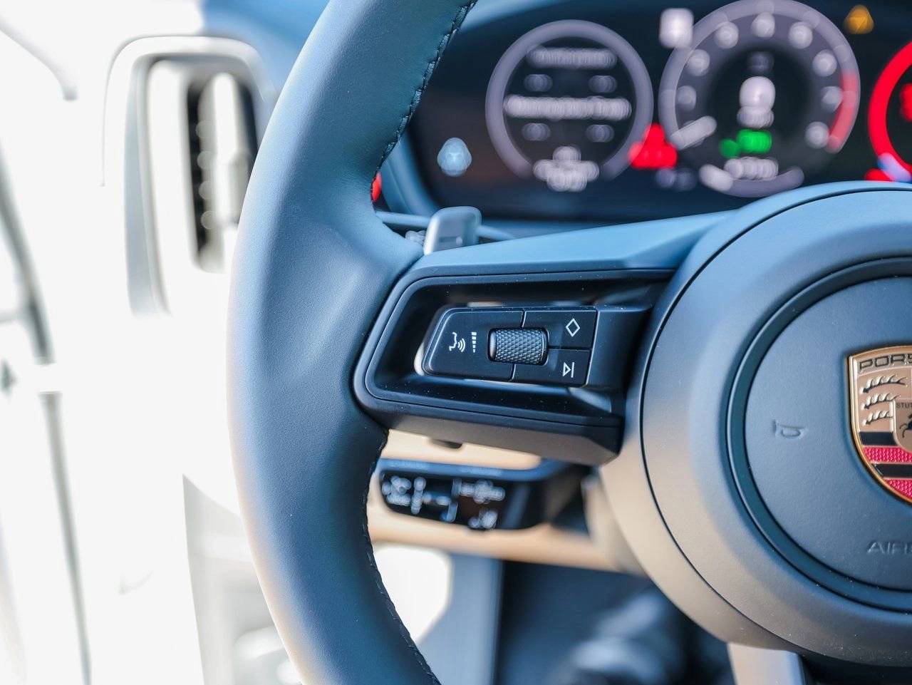 2025 Porsche Cayenne E-Hybrid Coupe