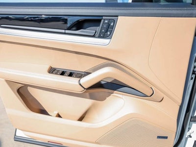 2025 Porsche Cayenne E-Hybrid Coupe