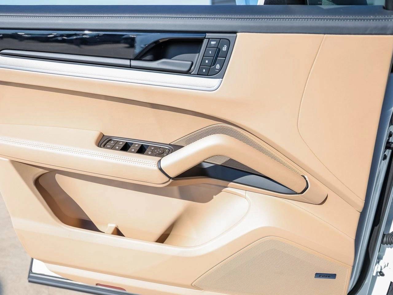 2025 Porsche Cayenne E-Hybrid Coupe